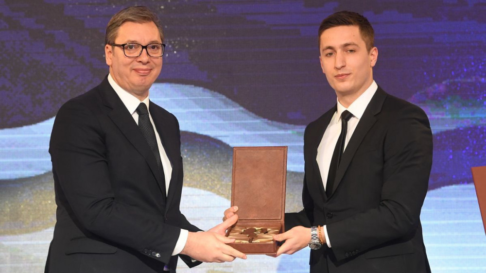 Predsedniku Vučiću uručen ključ Grada Banjaluke sa Poveljom počasnog građanina Banjaluke